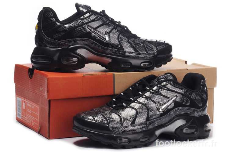 tn max air enstock pascher requin tn rouge france.JPG